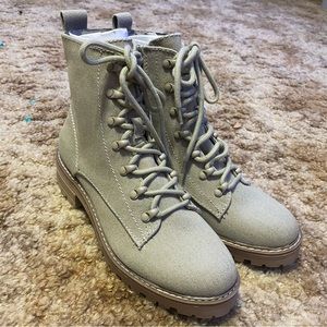 Universal Thread Goods Co Women’s Combat Boots